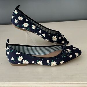 Draper James  Navy Fabric Floral Print Fairy Core Ballet Flats With Bow 7.5